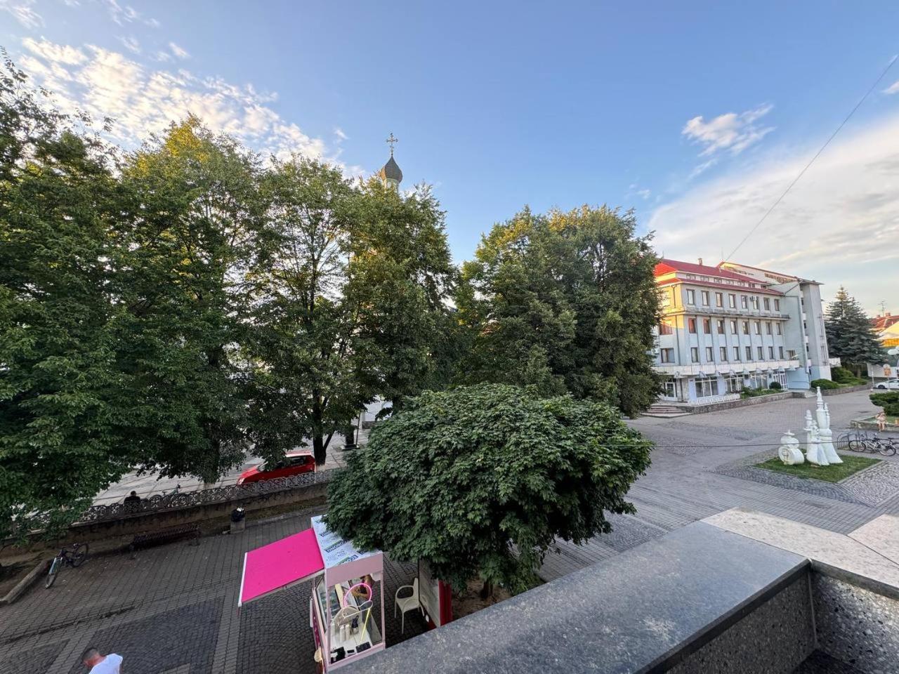 Villa Boutique Hotel Moekatsjeve Buitenkant foto